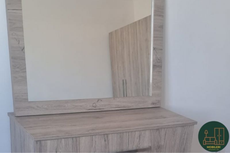 Komodine moderne me pasqyre, mobilje tualeti me pasqyre, tavoline kozmetike me sirtare, komodine dekorative për vajza, mobilje per kend bukurie ne shtepi, mobilje estetike per ambient personal, komodine elegante për arredim