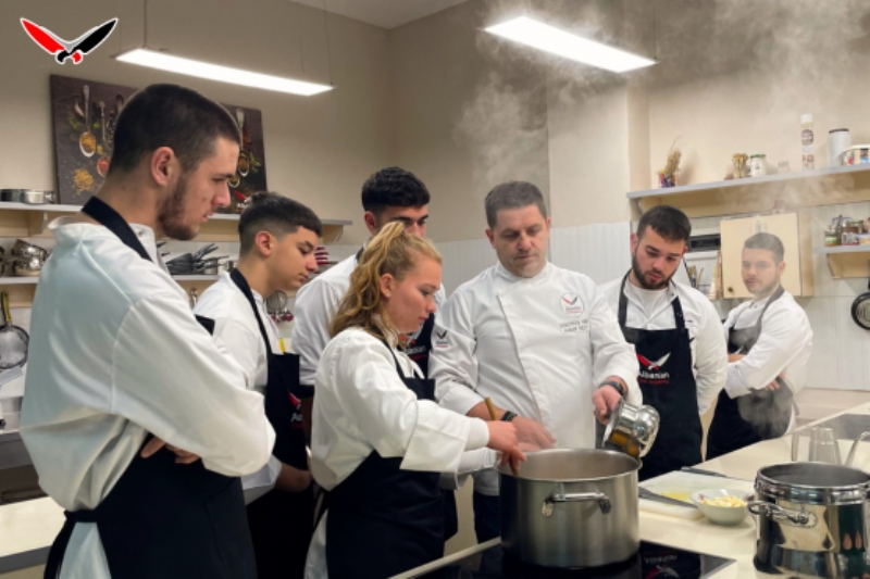 Kurs Shef Kuzhine | Kursi Menaxhim Stafi | Zevendes Shef Kuzhine | Chef | Albanian Chef Academy | Kurs Kuzhinier i Avancuar | Trajnim per Kuzhinier | Avancim ne Kuzhine | Kurs Profesional Tirane | Specializim | Regjistrimet jane Hapur 