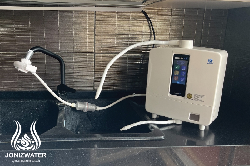 Ujë alkalin gjumë, uje te jonizuar per melatoninë natyrale, uje te jonizuar për gjumë të qetë, ujë Kangen per Larjen e syve, larje e syve me uje alkalin, dezinfektim i syve me uje alkalin, ujë Kangen për syte