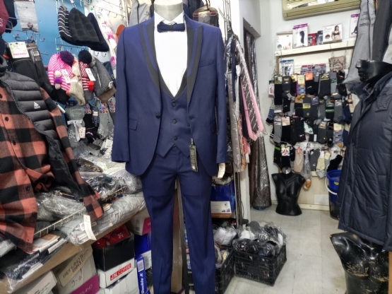 Kostume meshkujsh, dyqan me veshje per burra, kostume per meshkuj grih, Kostume klasik ne tirane, Kostume per femije, Kostume per festa me porosi, dyqan per kostume